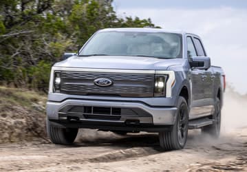 Ford переходит на недорогие китайские аккумуляторы, чтобы догнать Tesla
