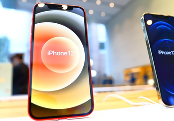 iPhone 12 рекордно подешевел в России