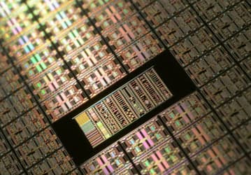 А есть ли вообще дефицит чипов? TSMC заявила, что у неё чрезмерный запас микросхем