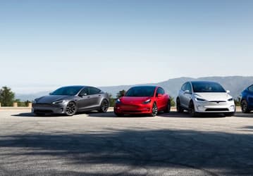 Илон Маск пообещал, что Tesla снизит цены на свои автомобили, но только если «утихнет» инфляция