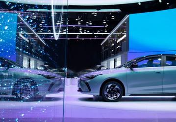 Новейшие электромобили Geely оказались недорогими. Объявлена стоимость Geely Geometry G6 и M6