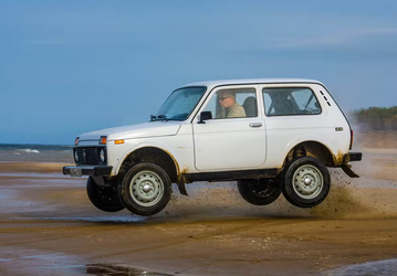 «Ростех» установил в Lada Niva более мощный двигатель. Такие машины уже выпускаются