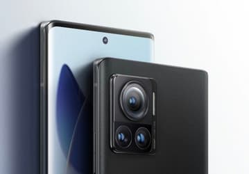 Moto X30 Pro получил самую быструю беспроводную зарядку в истории бренда. Её мощность составляет 50 Вт