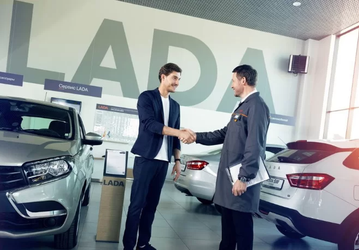 АвтоВАЗ попросил дилеров не повышать цены на автомобили Lada и аксессуары
