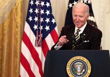 «Инвестиции в Америку, которые бывают раз в поколение». Президент США подписал закон о поддержке производства полупроводников в стране на 280 миллиардов долларов