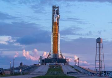 Старт лунной миссии NASA Artemis снова откладывается. На этот раз — из-за погоды