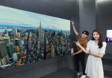 LG представила огромный 97-дюймовый экран OLED, выдающий звук формата 5.1 без динамиков
