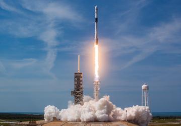 SpaceX нацелилась на новый рекорд. В следующем году её космические корабли будут летать на орбиту каждые 3,5 дня