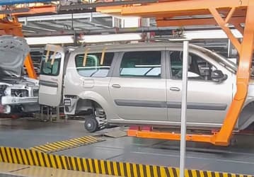 АвтоВАЗ запустил производство антикризисных Lada Largus