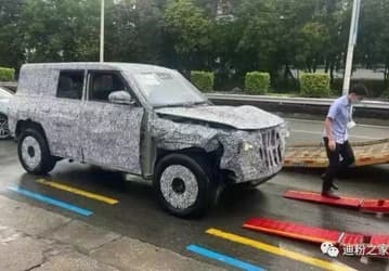 В Китае сфотографировали перспективный электрический внедорожник Interstellar за 120 000 долларов. Обещают проходимость не хуже, чем у Cybertruck
