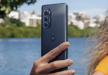 OLED, 144 Гц и MediaTek Dimensity 1050 — за 500 долларов. Представлен Motorola Edge 2022