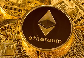 Криптовалюты в ударе. Ethereum уже 1900 долларов, Bitcoin стремится к 25 000 долларов