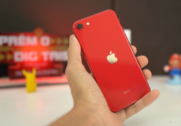 Бюджетный iPhone SE 2020 рекордно подешевел в России
