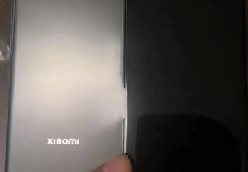 Самый тонкий в мире флагман с топовой камерой Leica и двумя экранами. Xiaomi Mix Fold 2 впервые позирует вживую