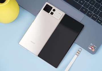 Самый тонкий в мире смартфон: Xiaomi Mix Fold 2 показали со всех сторон