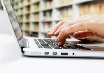 Продажи ноутбуков перед учебным годом выросли в три раза, а смартфонов - только в два