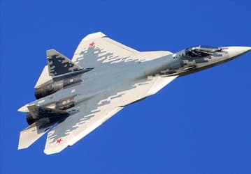 Ростех расширяет производственные мощности для увеличения выпуска самолётов Су-57. В ближайшие несколько лет Минобороны должно быть поставлено 76 истребителей пятого поколения