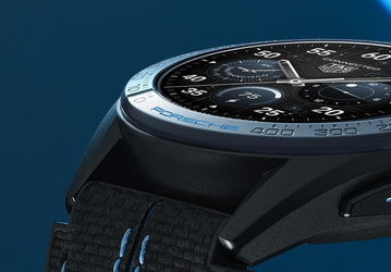 AMOLED, GPS, NFC и 5АТМ. TAG Heuer выпустила специальные умные часы для владельцев Porsche — их уже можно заказать в России