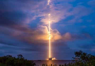 SpaceX запустила на орбиту 52 спутника Starlink, а Китай запустил два исследовательских космических аппарата