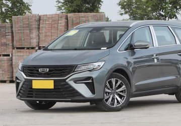 Современный 7-местный минивэн с богатым оснащением за 17 300 долларов. Geely Jiaji L поступил в продажу в Китае