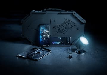 Этому герою нужен смартфон. Представлен Asus ROG Phone 6 Batman Edition в водонепроницаемом чемодане и с прожектором Bat-Signal