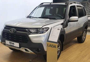 «Нива» почти за 2 млн рублей. Сколько накручивают дилеры на Lada Niva Travel?