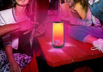 40 Вт, IP67 и 12 часов светомузыки. Новейшая портативная колонка JBL Pulse 5 поступила в продажу