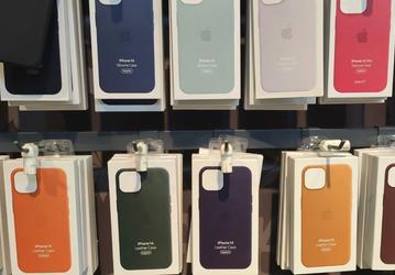 iPhone 14 Plus — первый смартфон серии Plus с 2017 года. Фотографии чехлов для iPhone 14