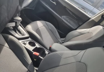 Это Hyundai Solaris нового поколения. Появились фотографии бюджетного седана