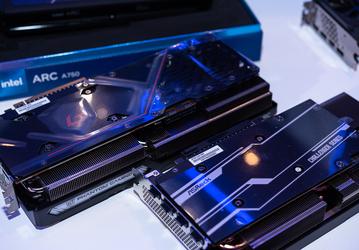 А вот и новинки: появились фото «партнёрских» видеокарт Arc A750 и Arc A770 от ASrock и Gunnir