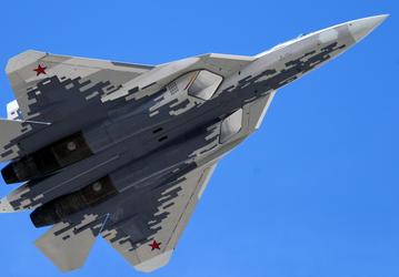 Новейшие истребители пятого поколения Су-57 собирают с использованием новых технологий и элементов дополненной реальности