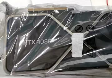 GeForce RTX 4080 на первой фотографии очень похожа на GeForce RTX 3090 Founders Edition