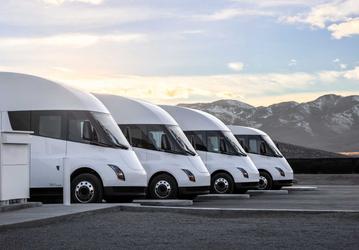 Представлена финальная серийная версия Tesla Semi с новым дизайном