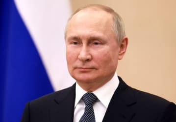 Владимир Путин заявил, что санкции подтолкнули РФ делать свои авиадвигатели