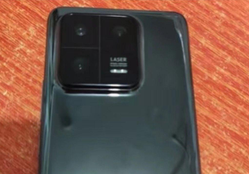 Спустя три поколения Xiaomi 13 наконец вернёт плоский дисплей