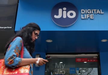 Индийская Reliance Jio готовит ноутбук за 184 доллара со встроенным модемом LTE и собирается продавать его «сотнями тысяч»