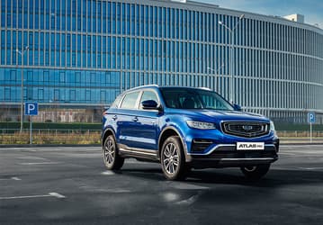 Популярные кроссоверы Geely Atlas Pro и Chery Tiggo 4 подешевели в России