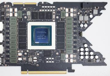 Если смотреть на печатную плату, то GeForce RTX 4090 FE можно назвать не новой моделью, а практически копией RTX 3090 Ti FE