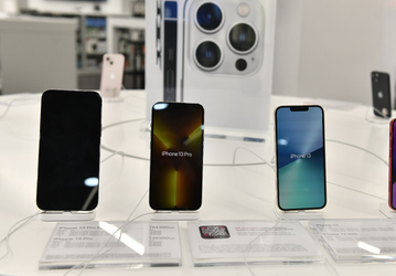 В России появляется всё больше смартфонов iPhone с «чужеродными» функциями, предназначенными для других стран