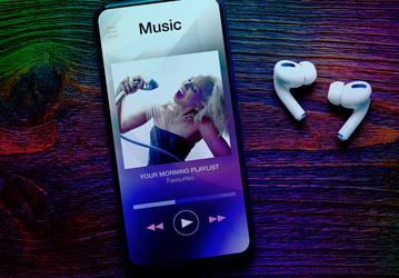 Bloomberg: появление режима Adaptive Transparency Mode в AirPods Pro и AirPods Max — это баг