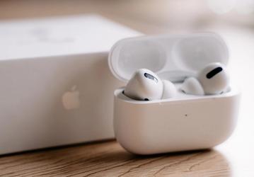 Apple, как это понимать? Новейшие AirPods Pro 2 требуют как можно быстрее заменить батареи