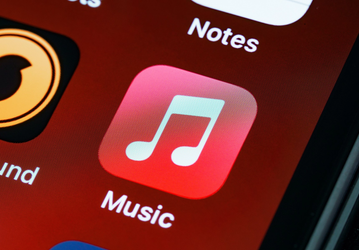 Apple впервые с момента запуска подняла цену подписки на Apple Music и Apple TV+