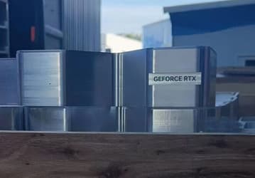 Так могла бы выглядеть GeForce RTX 4090 с TBP 900 Вт. Появились фотографии системы охлаждения, созданной, предположительно, для такой карты