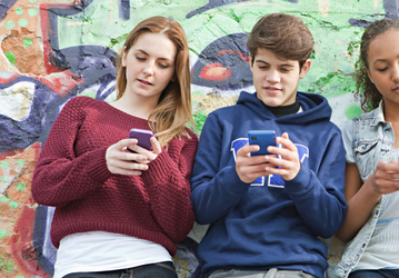 Российским школам и университетам рекомендуют отказаться от Skype, WhatsApp, Twitter и... ICQ