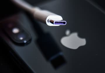 Создатель iPod назвал Apple монополистом. Тони Фаделл считает правильным требование ЕС о переводе iPhone на USB-C