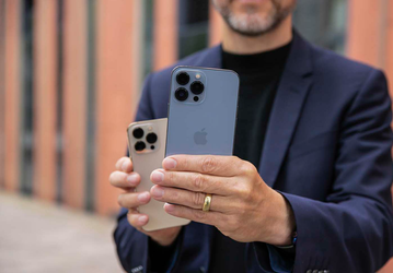 iPhone 13 Pro Max и iPhone 14 Pro Max разгромили все флагманы Android по времени работы, но с треском проиграли им же по скорости зарядки