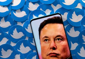 В Twitter появится совет по модерации контента. До этого никаких важных решений приниматься не будет