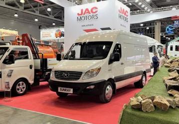 Китайский конкурент «ГАЗели» с дизайном Mercedes-Benz Sprinter: JAC Sunray поступил в продажу в России