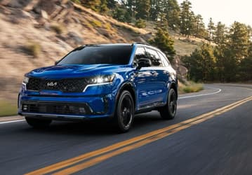 Kia представила обновленный Sorento и объявила стоимость кроссовера Niro EV
