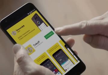 «Тинькофф» опроверг информацию о запрете использовать приложение банка за границей